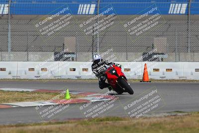 media/Nov-26-2022-Fastrack Riders (Sat) [[b001e85eef]]/Level 2/Session 3 Outside Turn 9/